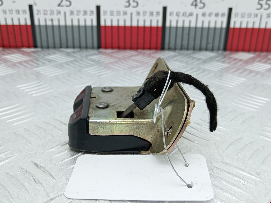 Замок багажника (крышки двери) MITSUBISHI Carisma 1995-1999