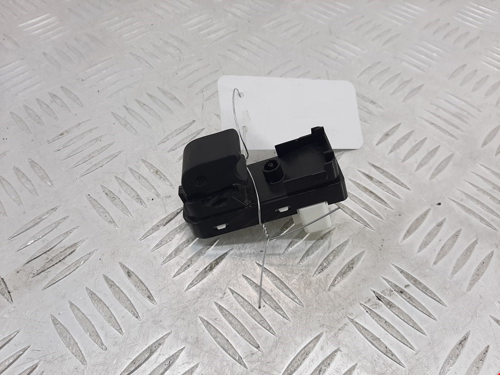 Кнопка стеклоподъемника MAZDA CX-3 2015-н.в.