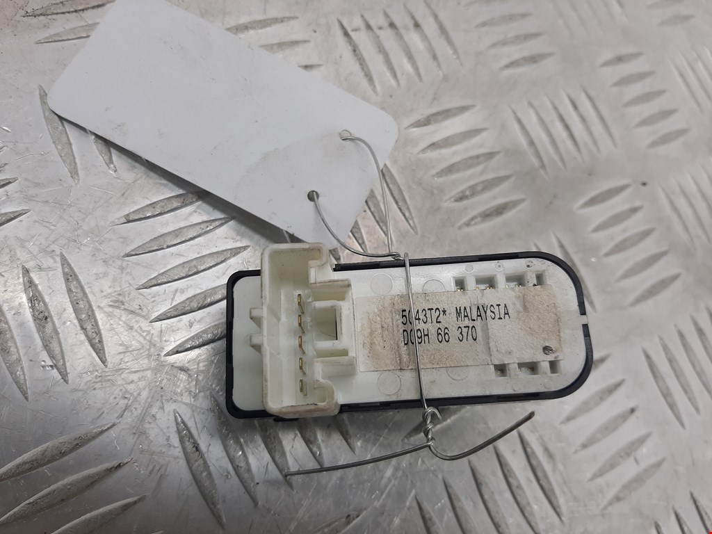 Кнопка стеклоподъемника MAZDA CX-3 2015-н.в.