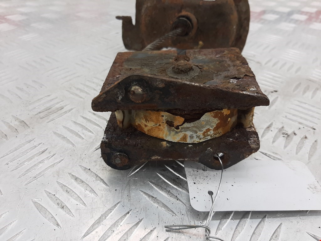 Кронштейн крепления запасного колеса TOYOTA Hilux VII AN10 AN 20 AN30 2005-2015