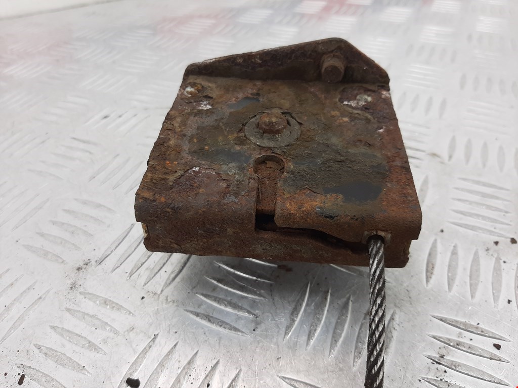 Кронштейн крепления запасного колеса TOYOTA Hilux VII AN10 AN 20 AN30 2005-2015