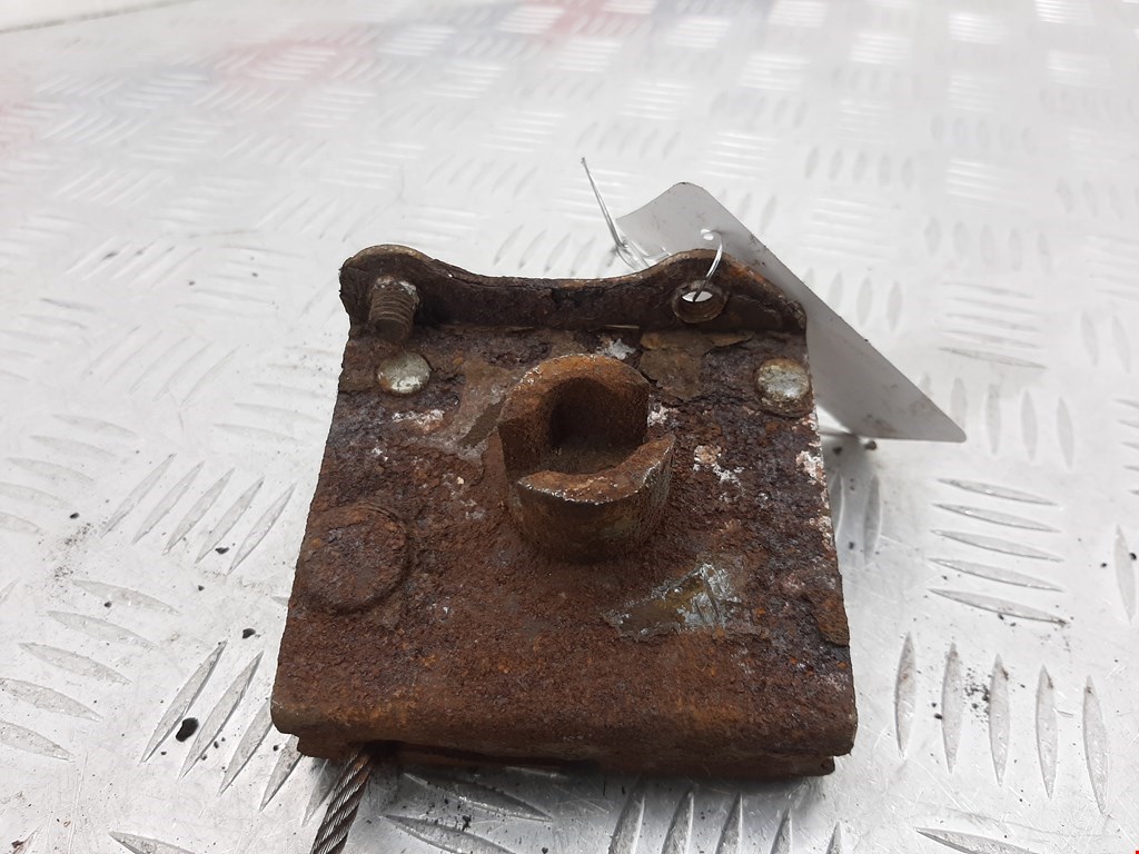 Кронштейн крепления запасного колеса TOYOTA Hilux VII AN10 AN 20 AN30 2005-2015