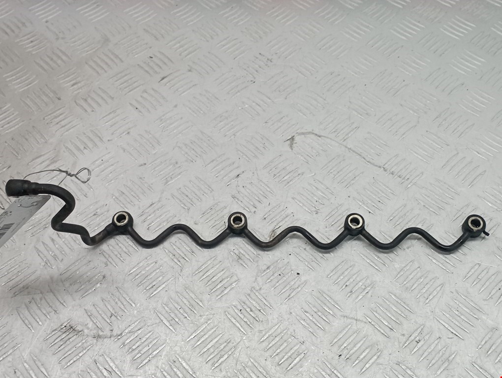 Трубка топливная TOYOTA Hilux VII AN10 AN 20 AN30 2005-2015