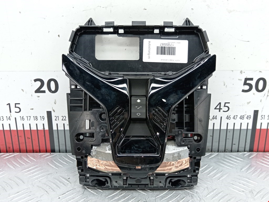 Плафон салонный (салона фонарь) BMW 1er F40 2019-н.в.