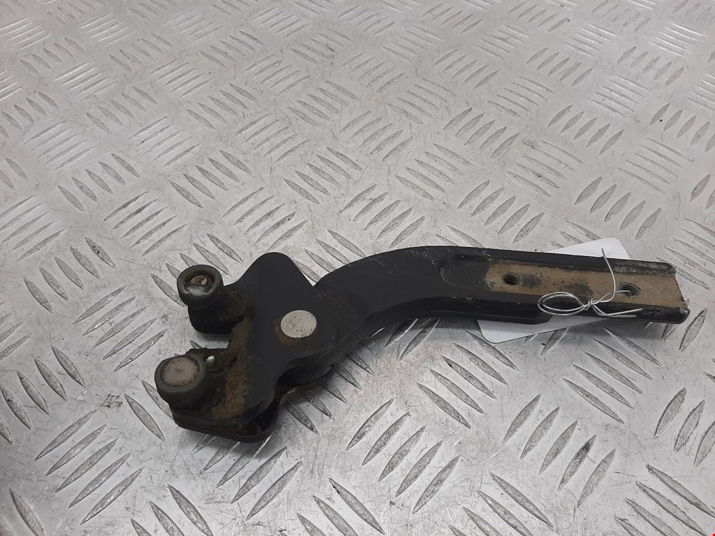 Ролик двери сдвижной (левый/правый средний верхний/нижний) MERCEDES-BENZ Vito W639 2003-2014