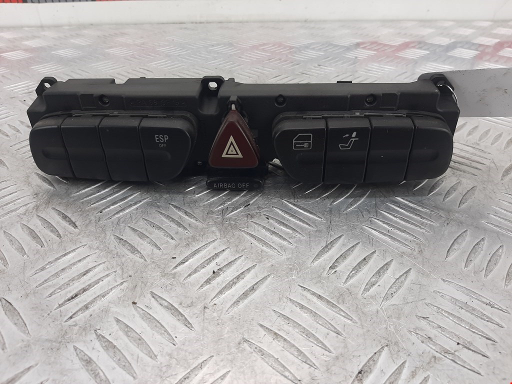 Кнопка аварийной сигнализации (аварийки) MERCEDES-BENZ C-Class C-klasse W203 2000-2007