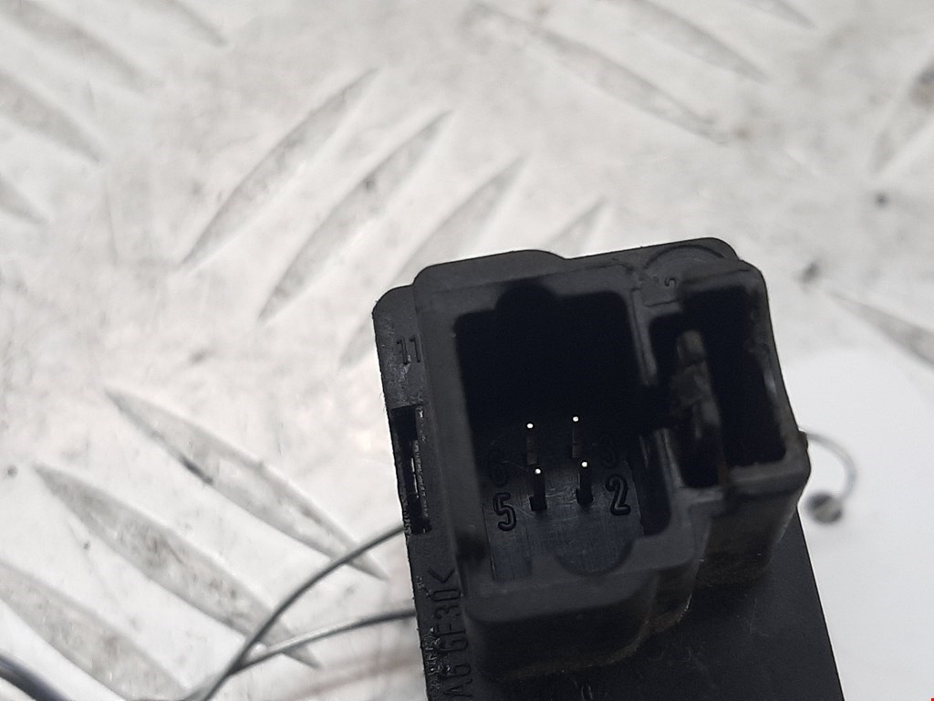 Кнопка стеклоподъемника PEUGEOT 407 2004-2010