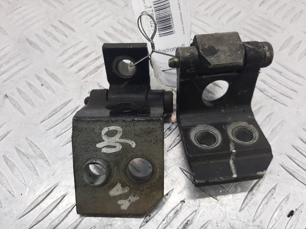 Петля двери передней левой Peugeot 206 (1998-2006)