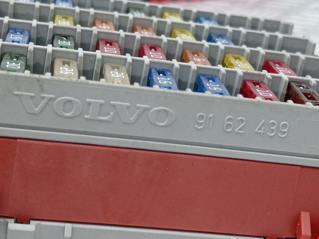 Датчик уровня в бачок омывателя VOLVO V70 II 2000-2007