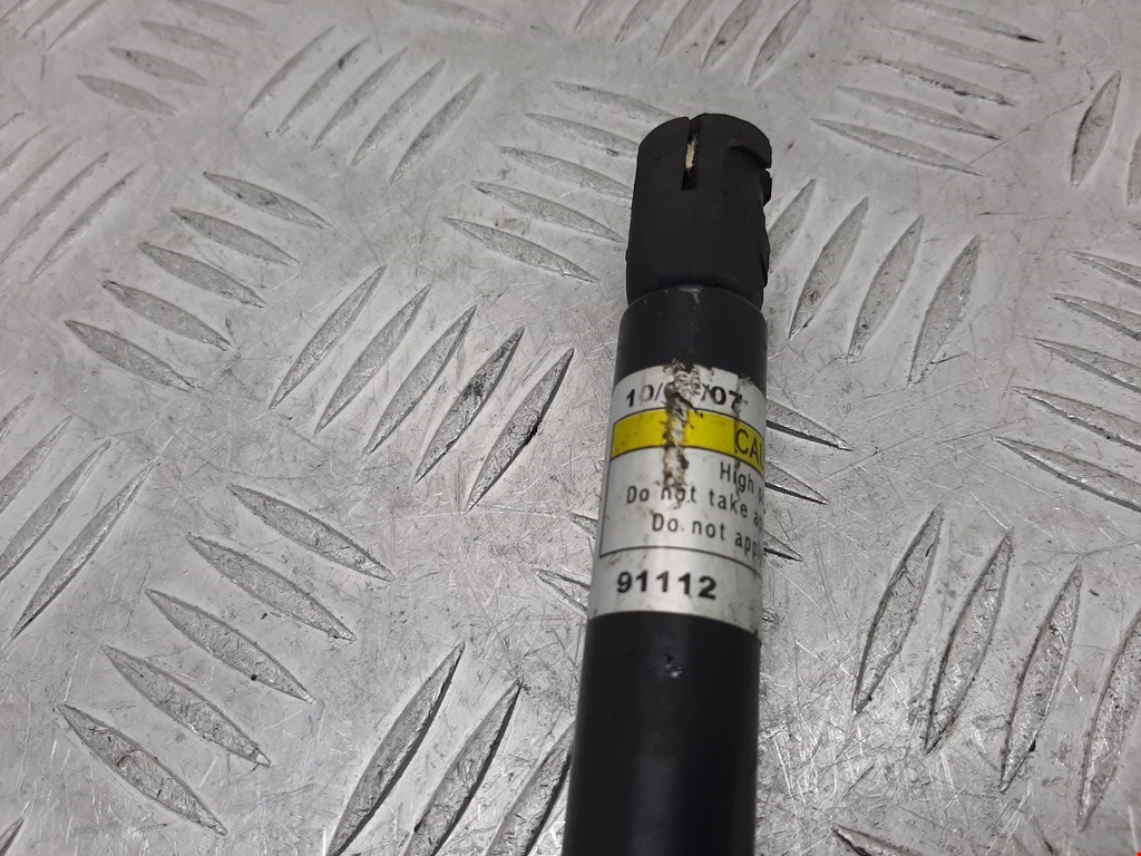 Амортизатор крышки (двери) багажника HYUNDAI Santa Fe SM/ Classic 2000-2012