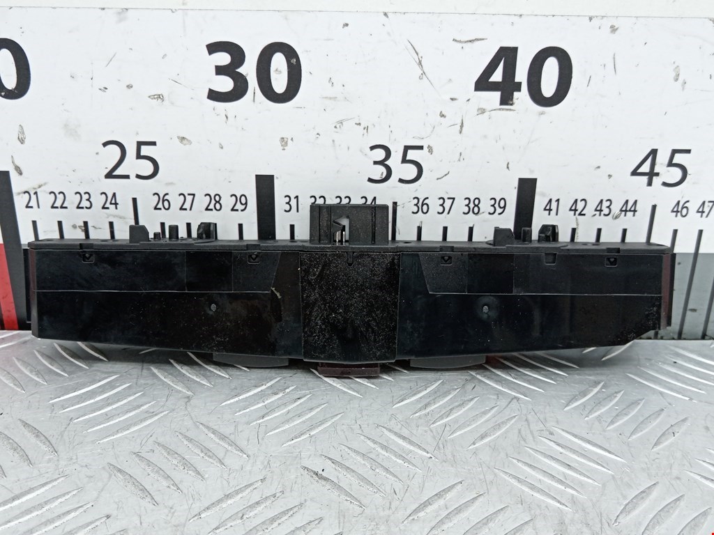 Кнопка аварийной сигнализации (аварийки) OPEL Zafira B 2005-2012