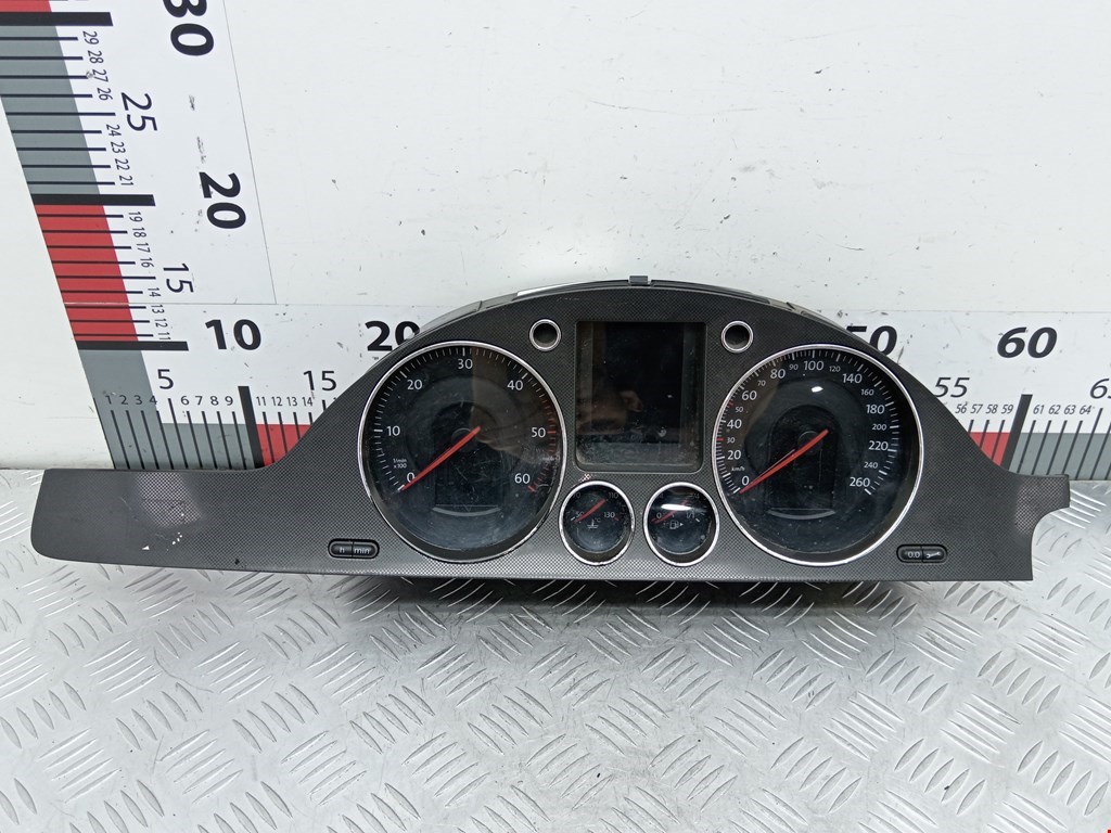 Панель приборов (щиток) VOLKSWAGEN Passat B6 2005-2011
