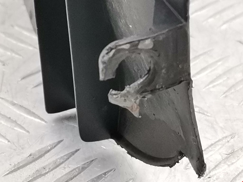 Локер (подкрылок) передний правый OPEL Corsa C 2000-2006