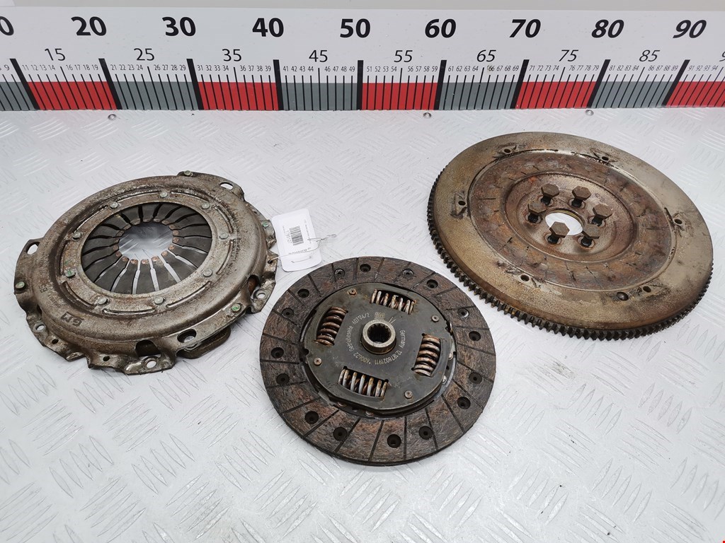 Маховик (демпфер сцепления) OPEL Meriva A 2003-2010