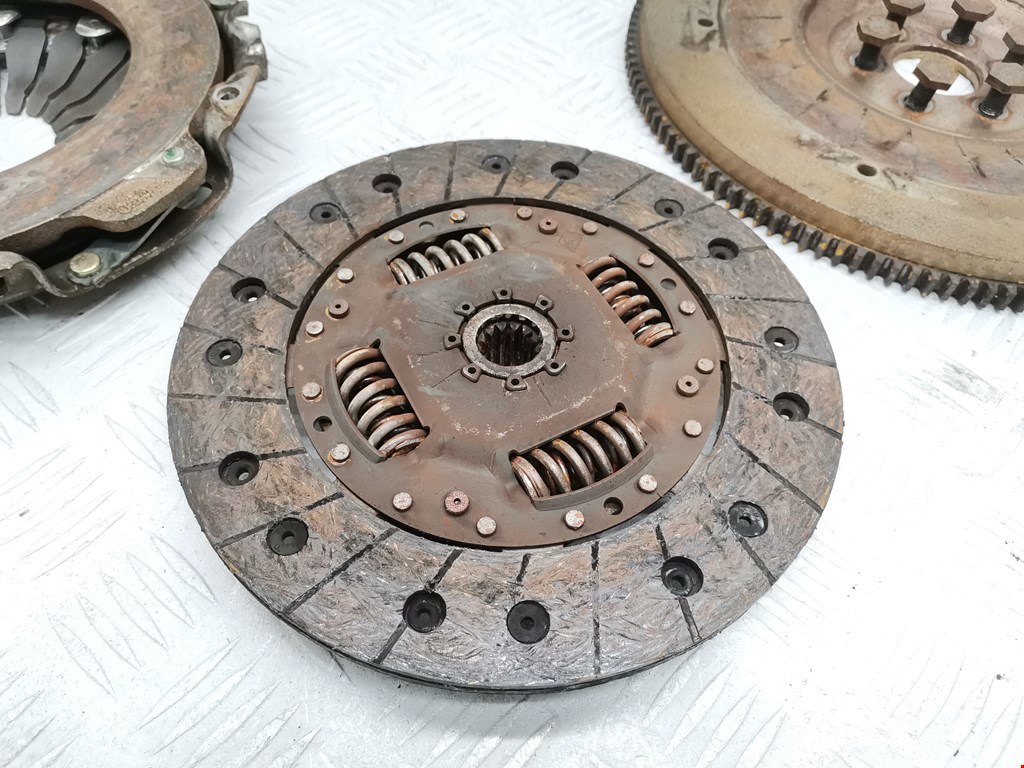 Маховик (демпфер сцепления) OPEL Meriva A 2003-2010