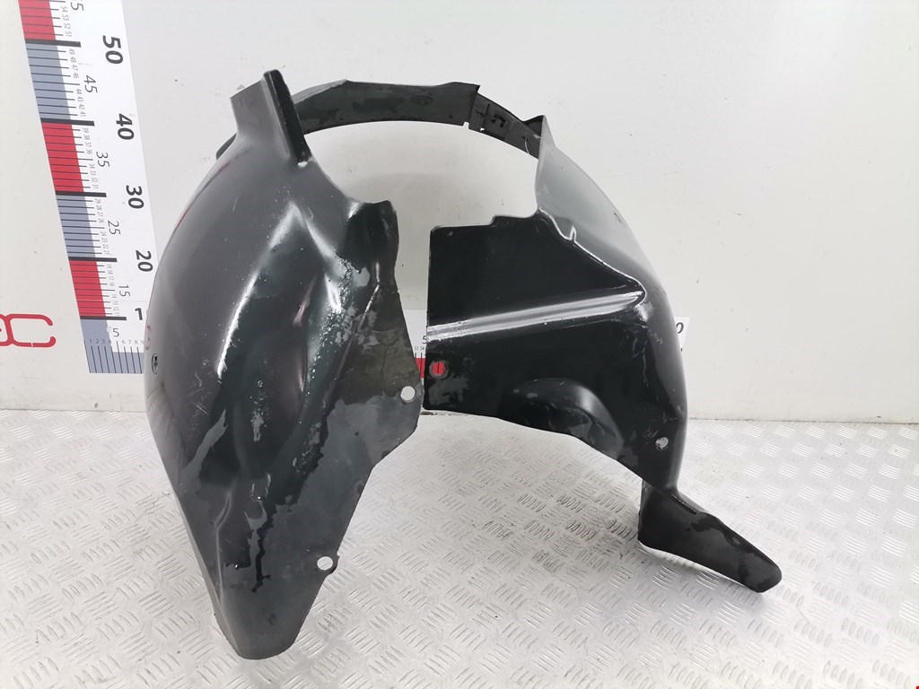 Локер (подкрылок) передний левый CHRYSLER Voyager IV RG 2001-2007