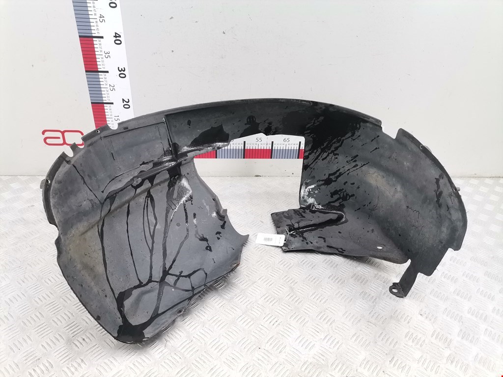 Локер (подкрылок) передний правый CHRYSLER Voyager IV RG 2001-2007