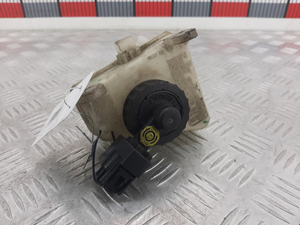 Бачок тормозной жидкости Ford Focus 1 (1998-2005)