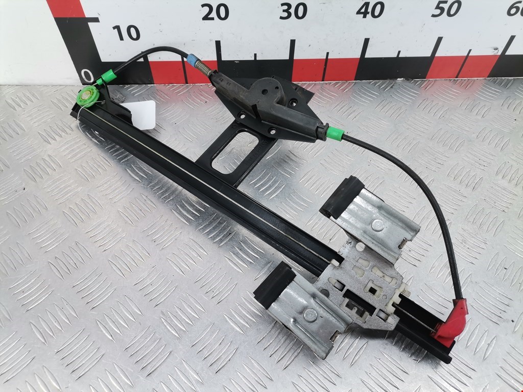 Стеклоподъемник задний правый VOLKSWAGEN Golf III 1991-1997