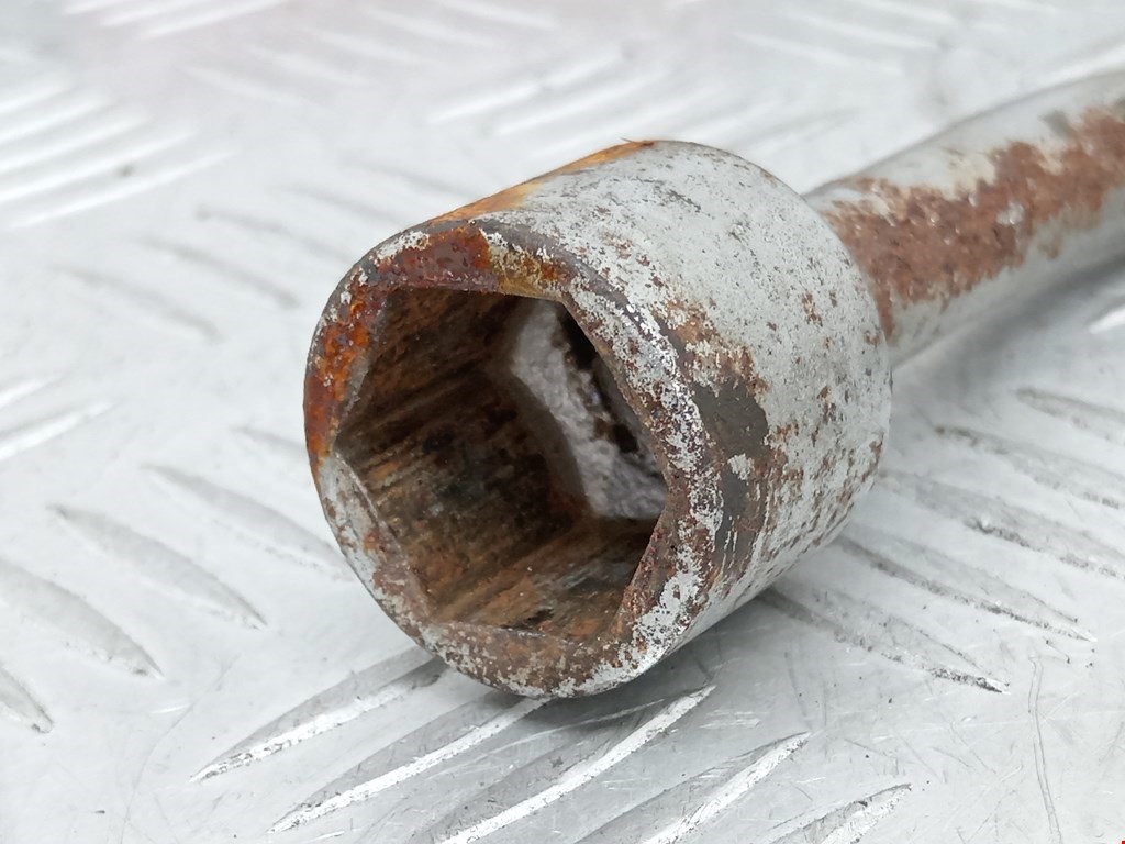 Ключ балонный TOYOTA Prius II XW20 2003-2012