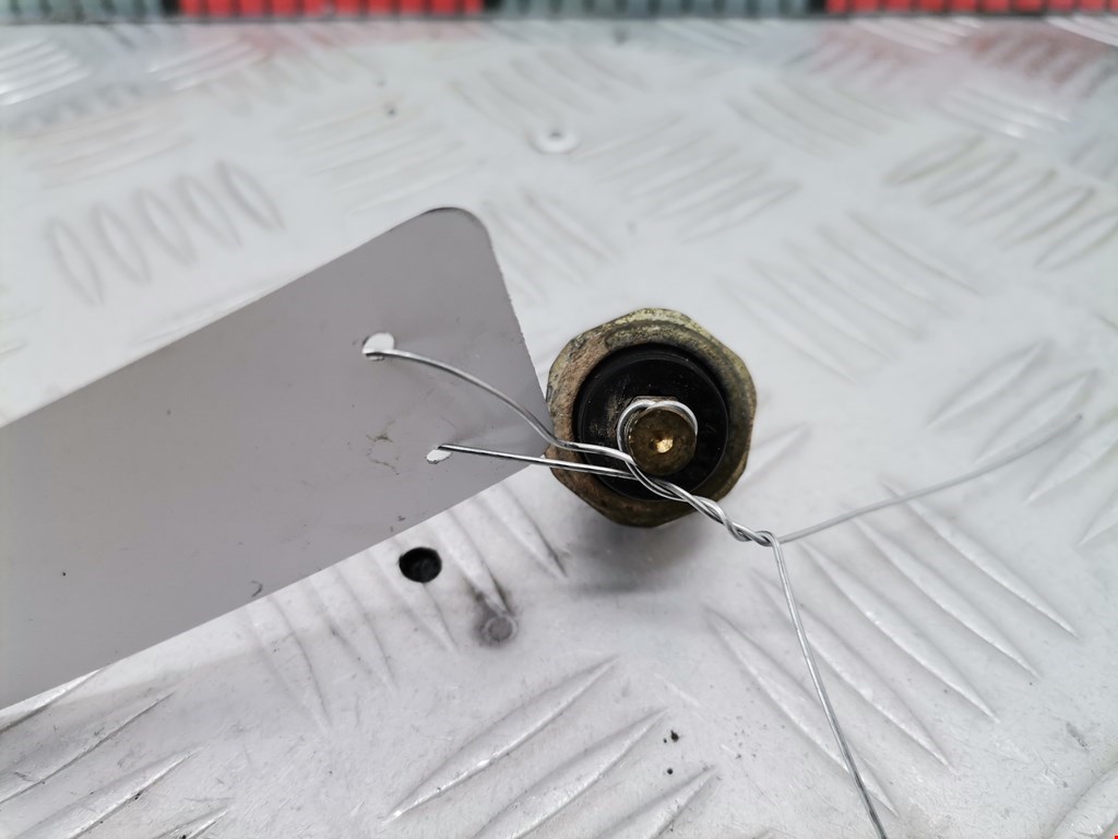 Датчик давления масла KIA Retona 1998-2003