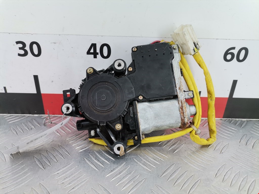 Моторчик (двигатель) стеклоподъемника MITSUBISHI Space Wagon N8,N9 1998-2004