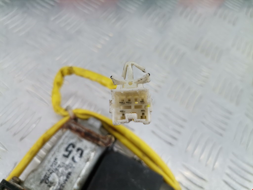 Моторчик (двигатель) стеклоподъемника MITSUBISHI Space Wagon N8,N9 1998-2004