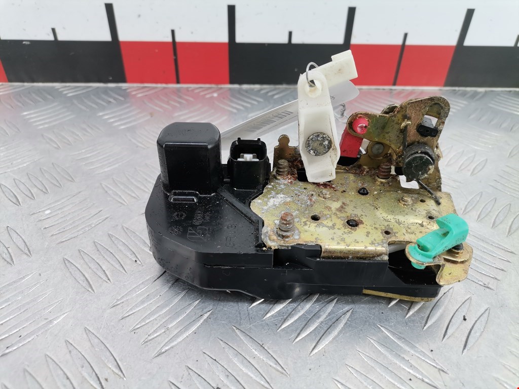 Замок двери задней правой CHRYSLER 300 C 2004-2010