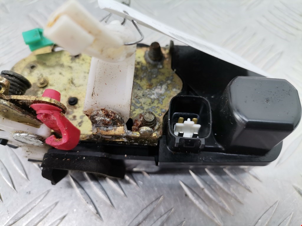 Замок двери задней правой CHRYSLER 300 C 2004-2010