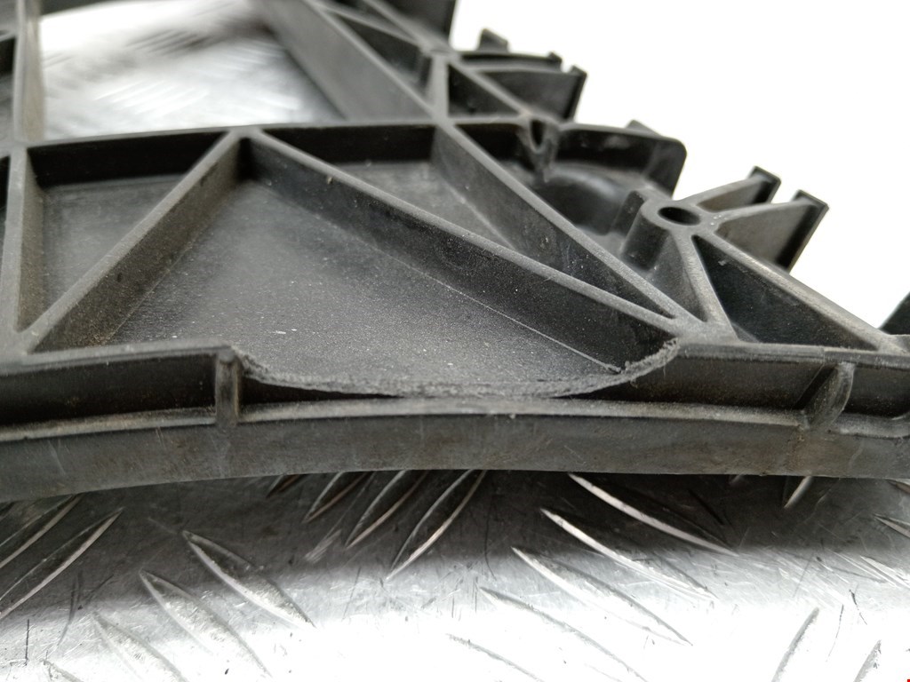 Кронштейн заднего бампера левый правый AUDI A4 B8 2007-2015