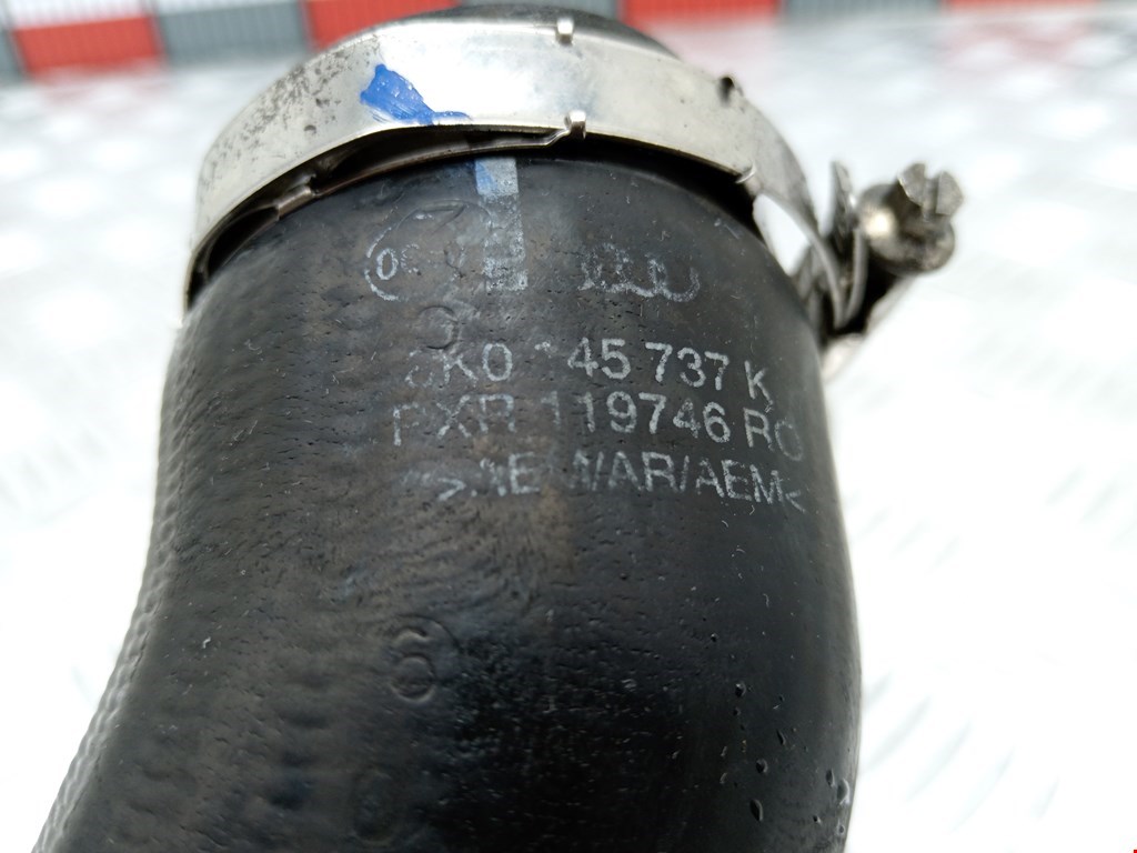 Патрубок интеркулера AUDI A4 B8 2007-2015