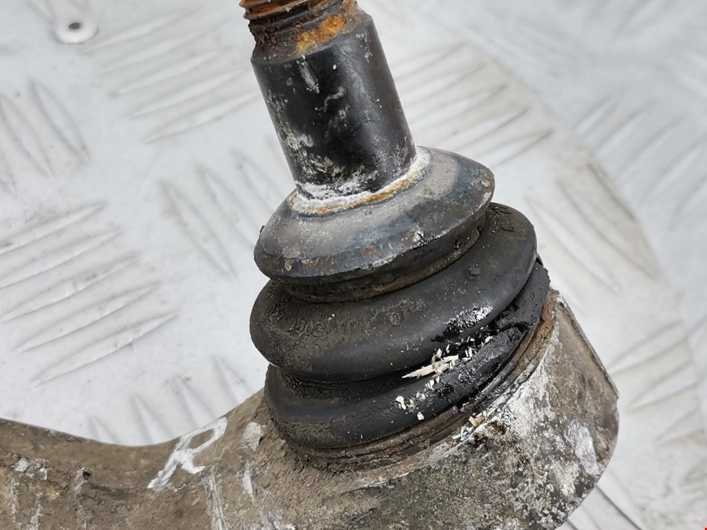 Рычаг передний левый BMW 1er E81\E87 2004-2011