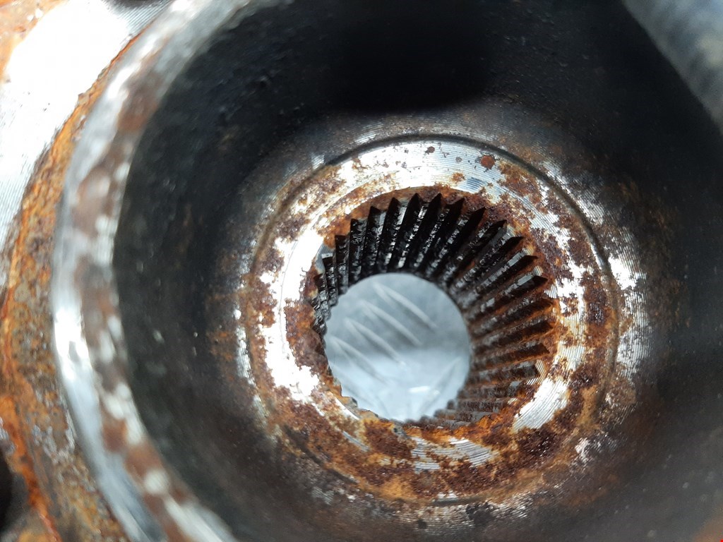 Ступица задняя правая LAND ROVER Discovery III 2005-2009