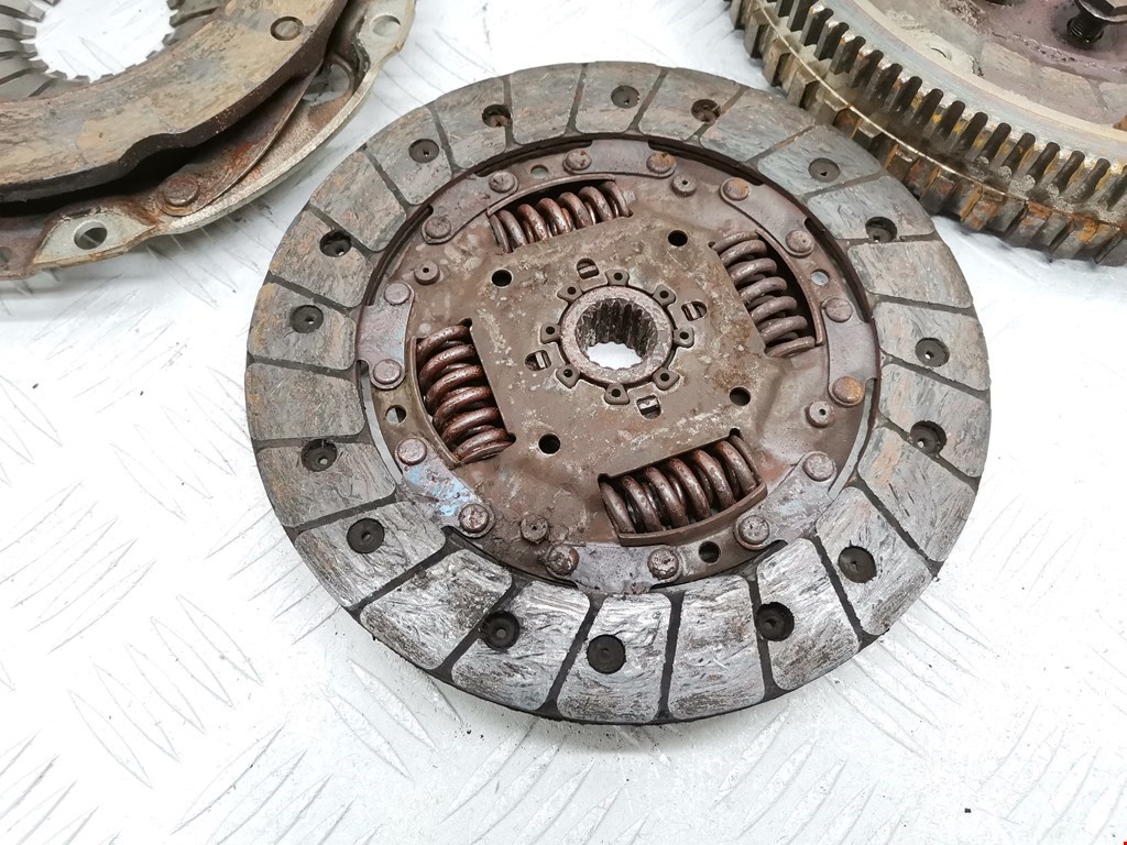 Маховик (демпфер сцепления) SKODA Fabia MK1 1999-2006