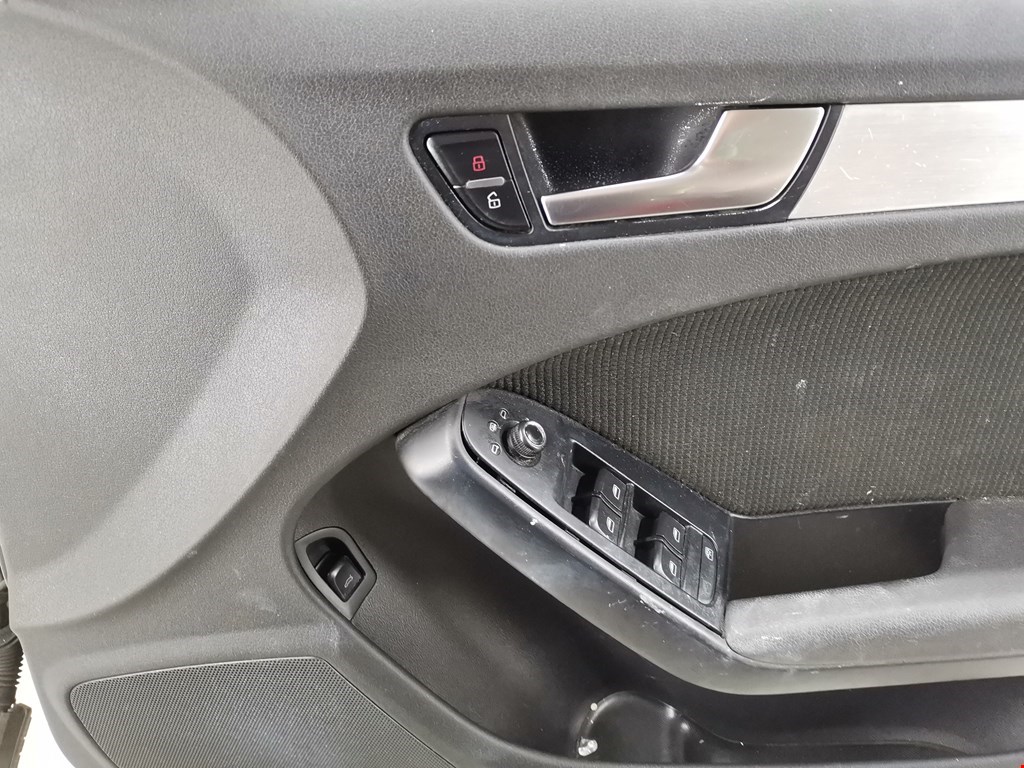 Дверь передняя правая AUDI A4 B8 2007-2015