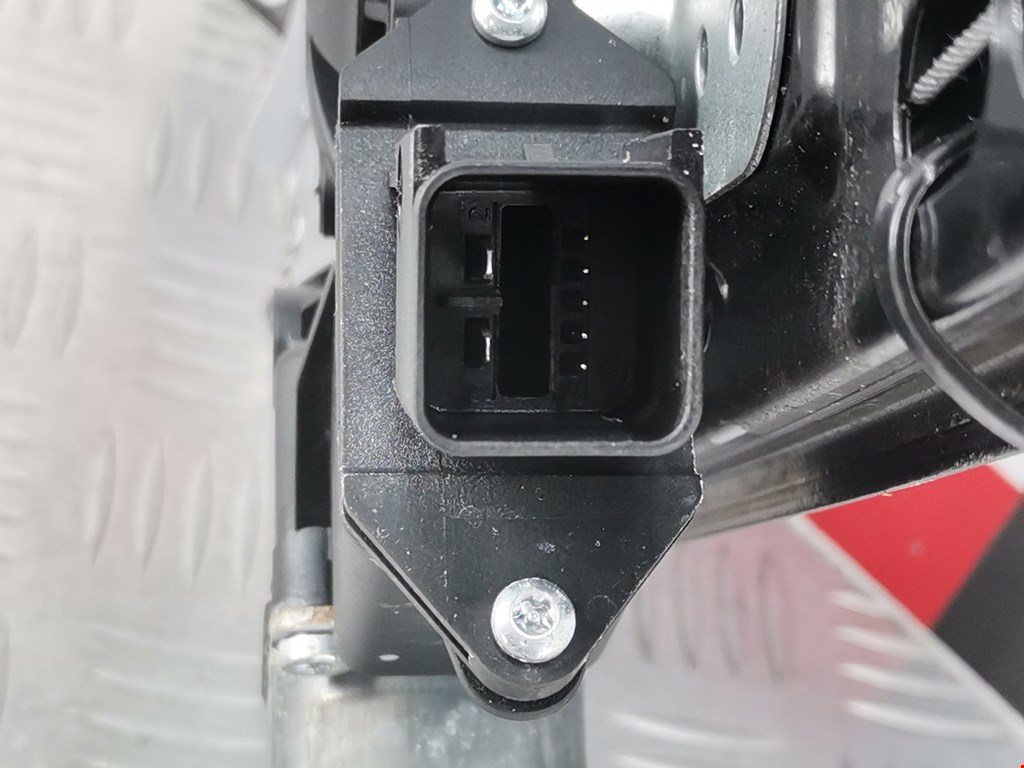 Стеклоподъемник передний правый OPEL Zafira C 2012-2019