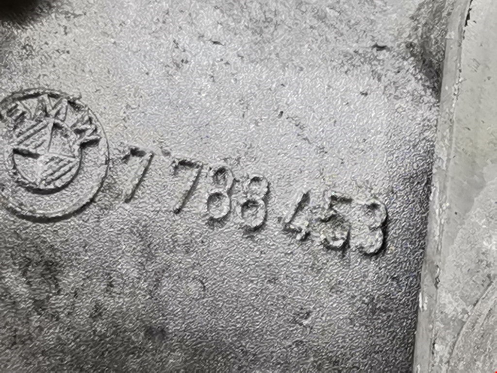 Корпус масляного фильтра BMW 5er 5 серия E60/E61 2003-2010