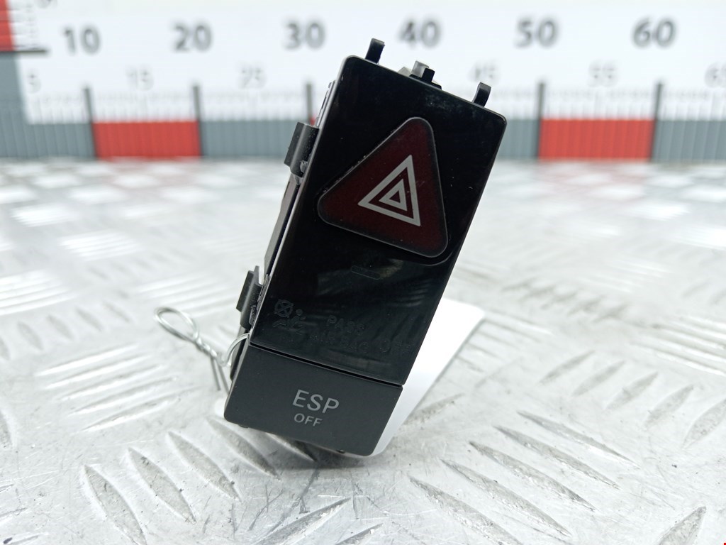 Кнопка аварийной сигнализации (аварийки) MERCEDES-BENZ C-Class C-klasse W204 2007-2015