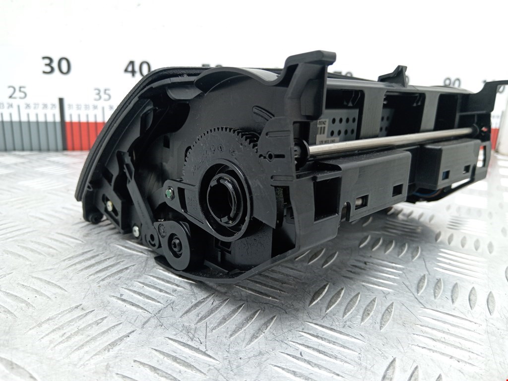 Дисплей информационный (компьютера) MERCEDES-BENZ C-Class C-klasse W204 2007-2015