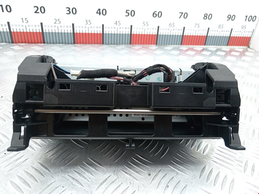 Дисплей информационный (компьютера) MERCEDES-BENZ C-Class C-klasse W204 2007-2015