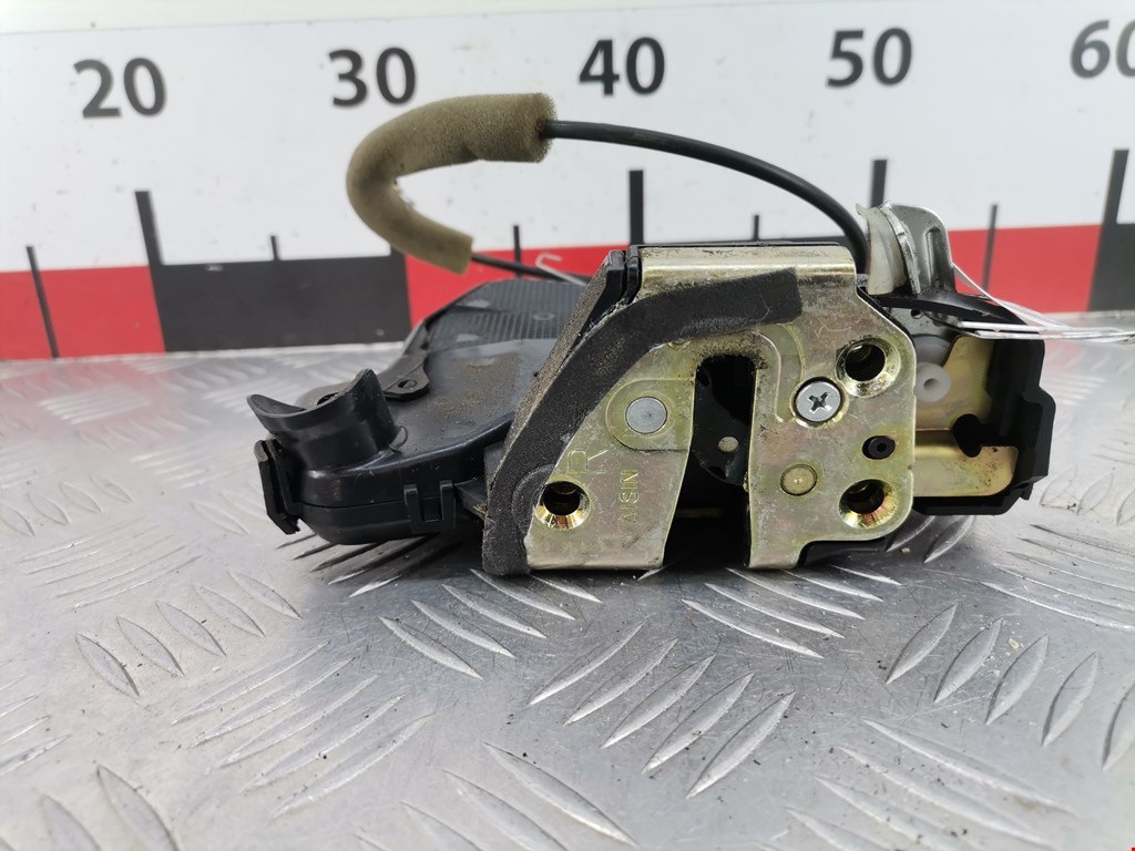 Замок двери передней правой TOYOTA Corolla E120 2001-2006