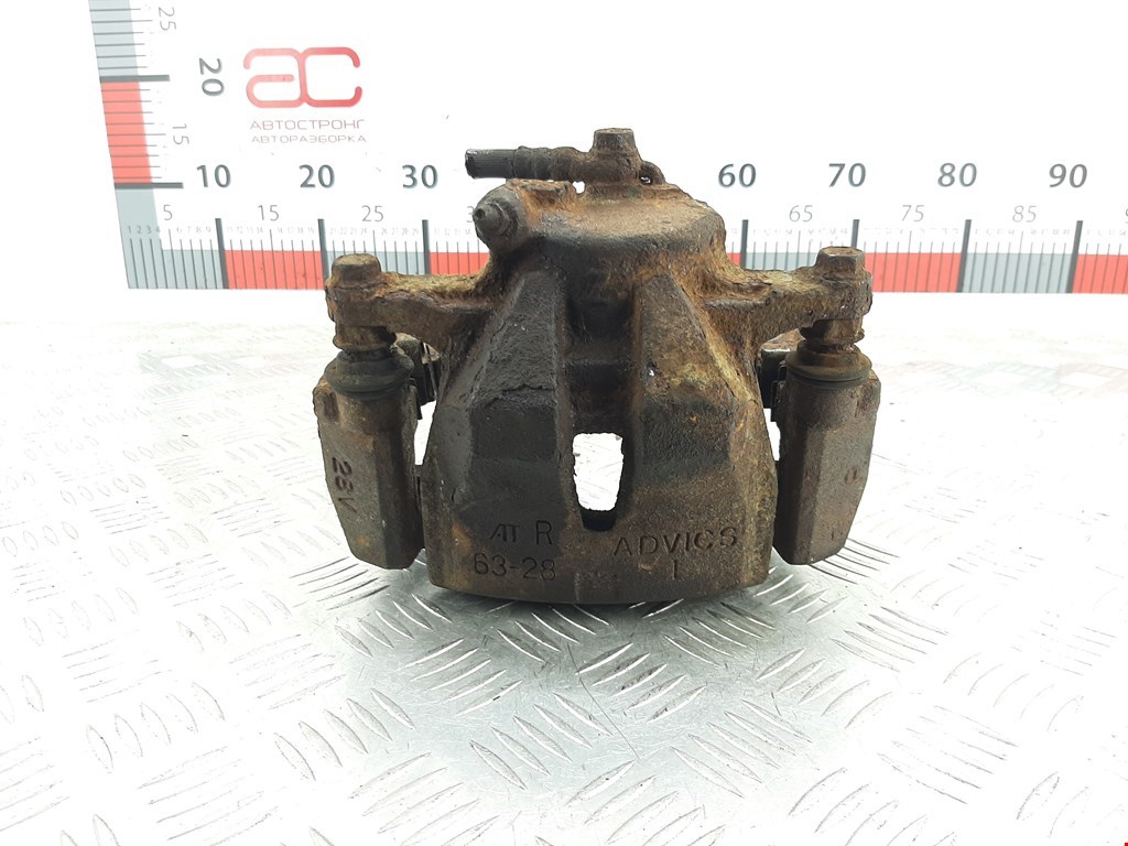 Суппорт передний правый TOYOTA RAV 4 XA30 2006-2012