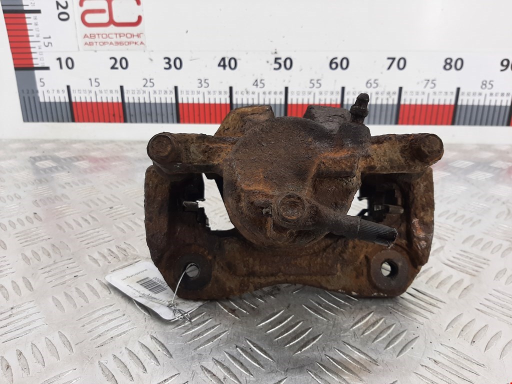 Суппорт передний правый TOYOTA RAV 4 XA30 2006-2012