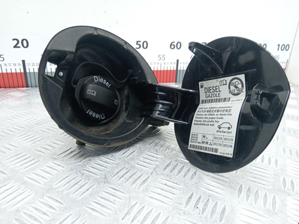 Лючок бензобака VOLKSWAGEN Passat CC 2008-2017