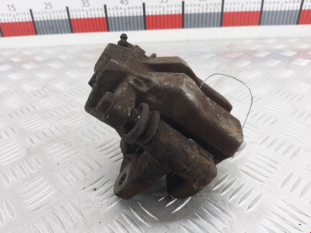 Суппорт задний правый TOYOTA RAV 4 XA30 2006-2012