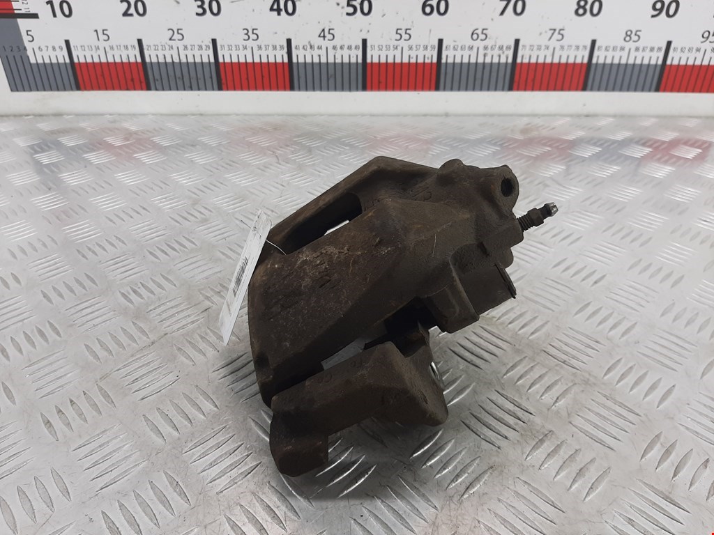 Суппорт передний левый FORD Focus III 2011-2019