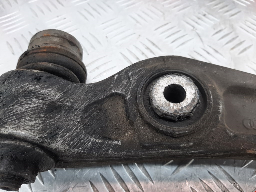 Рычаг передний левый AUDI A4 B8 2007-2015