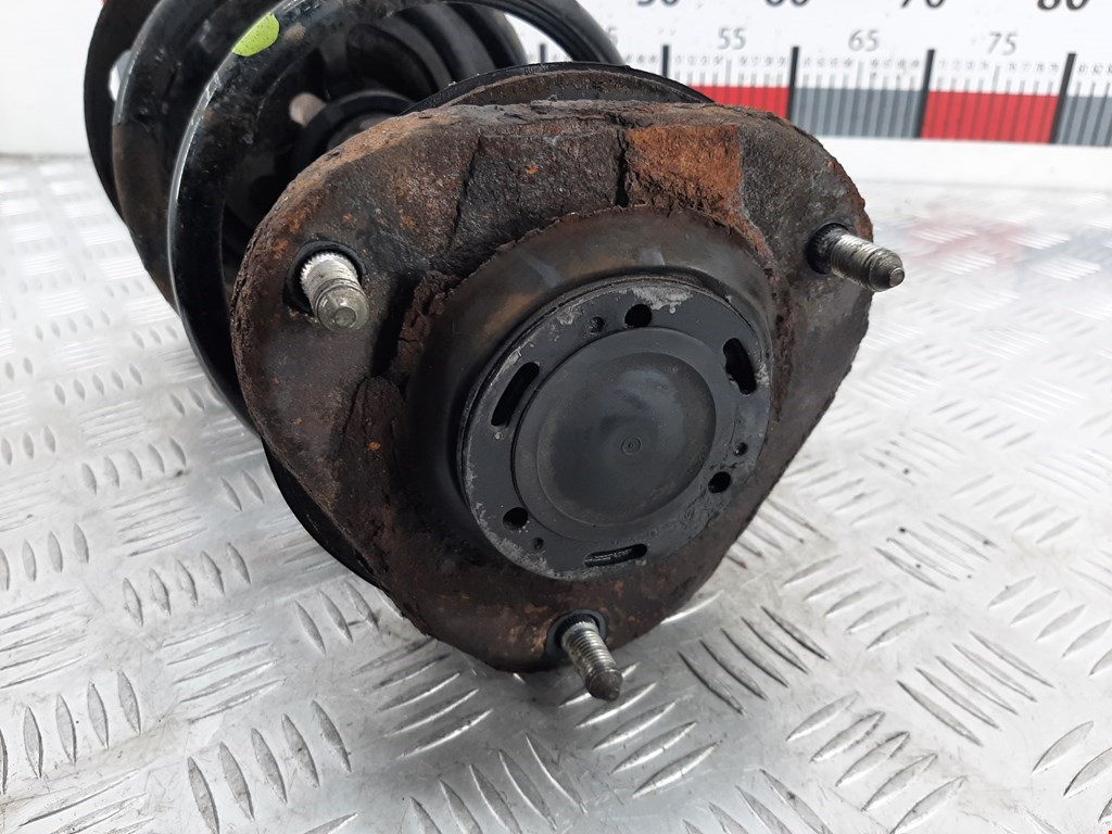 Амортизатор передний правый TOYOTA RAV 4 XA30 2006-2012