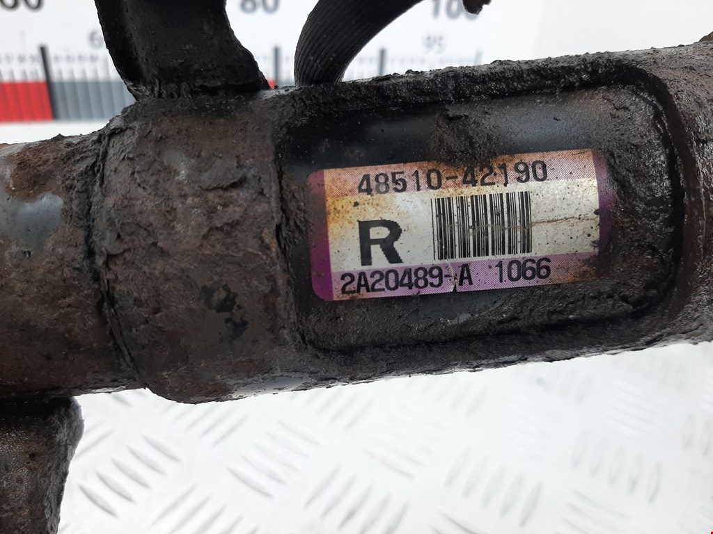 Амортизатор передний правый TOYOTA RAV 4 XA30 2006-2012