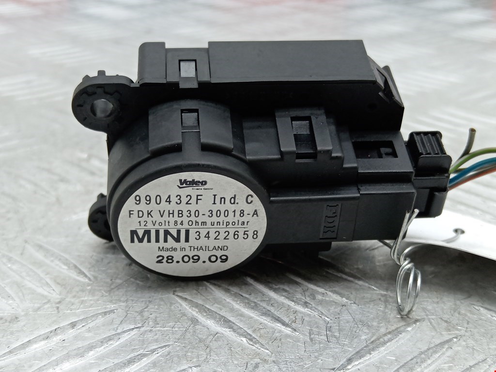 Сервопривод (электропривод моторчик привода) заслонки печки Mini Cooper S Hatch 2 (R56) (2006-2013)